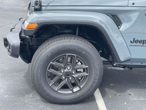 New 2025 Jeep Gladiator Sport image 36