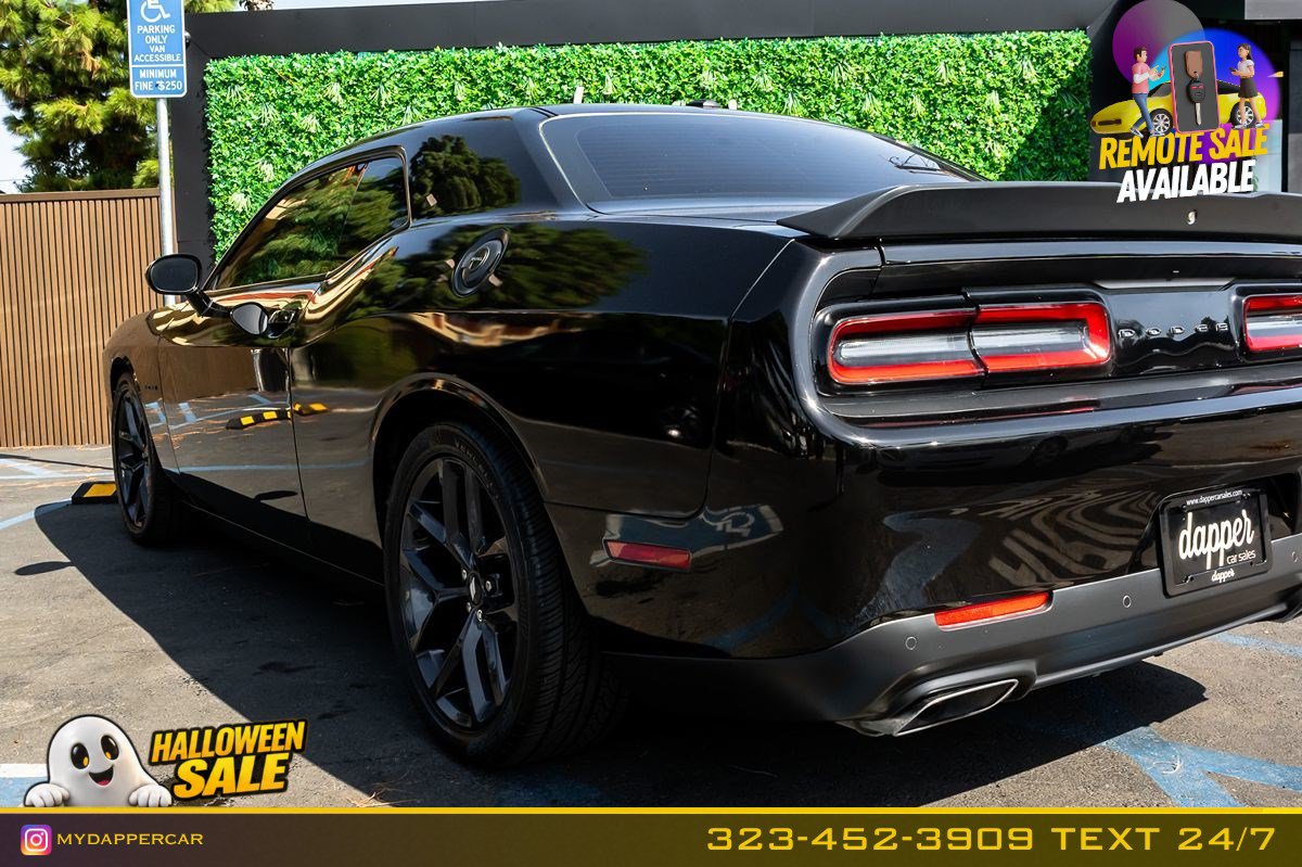 Used 2021 Dodge Challenger R/T w/ Blacktop Package RWD image 9