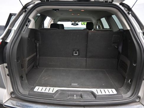 Used 2008 Buick Enclave CX w/ Driver Confidence Package FWD image 20
