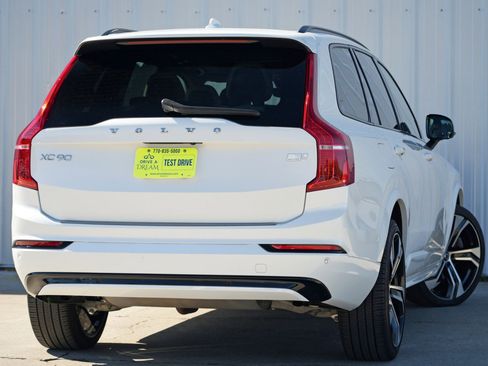 Used 2022 Volvo XC90 T8 R-Design w/ Advanced Package image 5