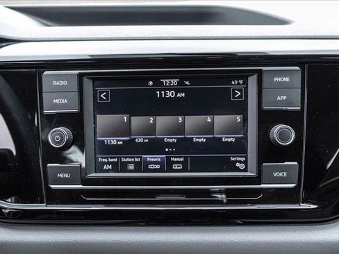 Used 2022 Volkswagen Taos S image 15