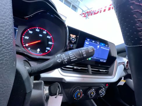 Used 2024 Chevrolet Trax RS w/ Driver Confidence Package FWD image 19
