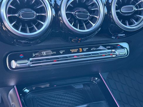 Certified 2025 Mercedes-Benz GLB 250 image 22