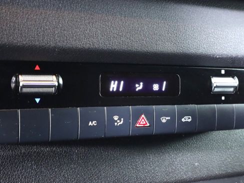 Used 2019 Mercedes-Benz Sprinter 144 image 18