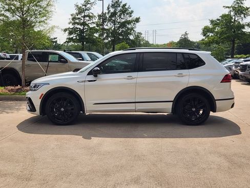 Used 2022 Volkswagen Tiguan SE R-Line FWD image 4