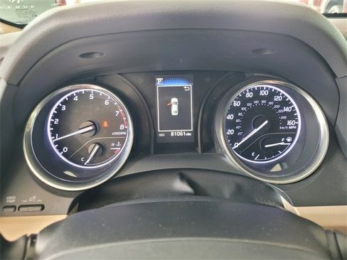 Used 2019 Toyota Camry LE image 30