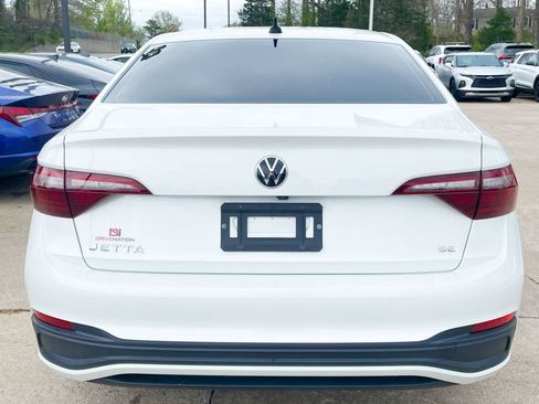 Used 2022 Volkswagen Jetta SE image 8