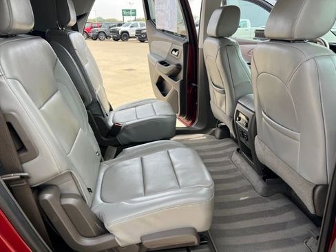 Used 2018 Chevrolet Traverse LT image 21