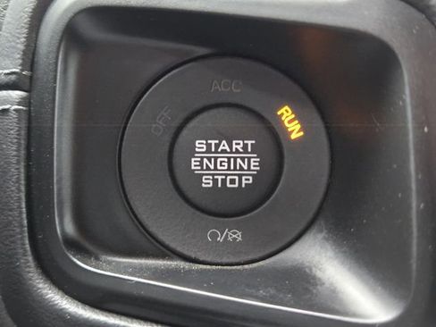 Used 2024 Jeep Wrangler Unlimited Sahara w/ Technology Group AWD/4WD image 21