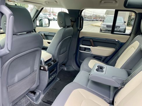 Certified 2024 Land Rover Defender 110 X-Dynamic SE image 30