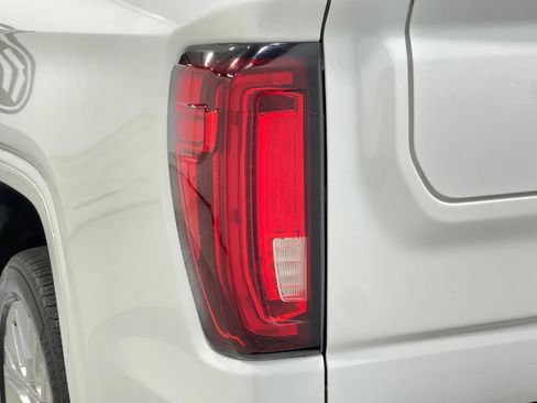 Used 2020 GMC Sierra 1500 Denali w/ Denali Ultimate Package AWD/4WD image 33