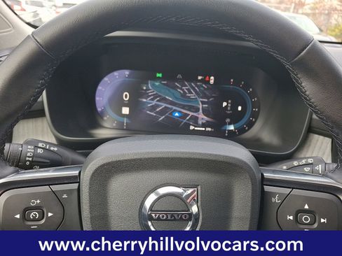 Certified 2025 Volvo XC40 B5 Plus image 20