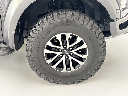Used 2019 Ford F150 Raptor w/ Equipment Group 802A Luxury AWD/4WD image 32