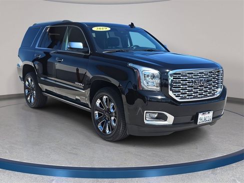 Used 2019 GMC Yukon Denali w/ Denali Ultimate Package image 3