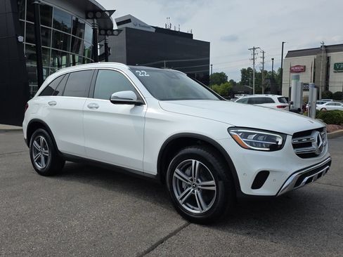 Certified 2022 Mercedes-Benz GLC 300 4MATIC w/ Premium Package Lite image 7