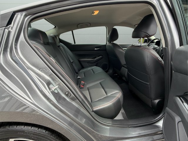 Used 2023 Nissan Altima 2.5 SR FWD image 15
