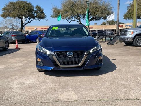 Used 2022 Nissan Altima 2.5 SR FWD image 2