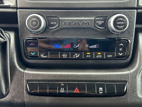 Used 2024 RAM ProMaster 2500 FWD image 17