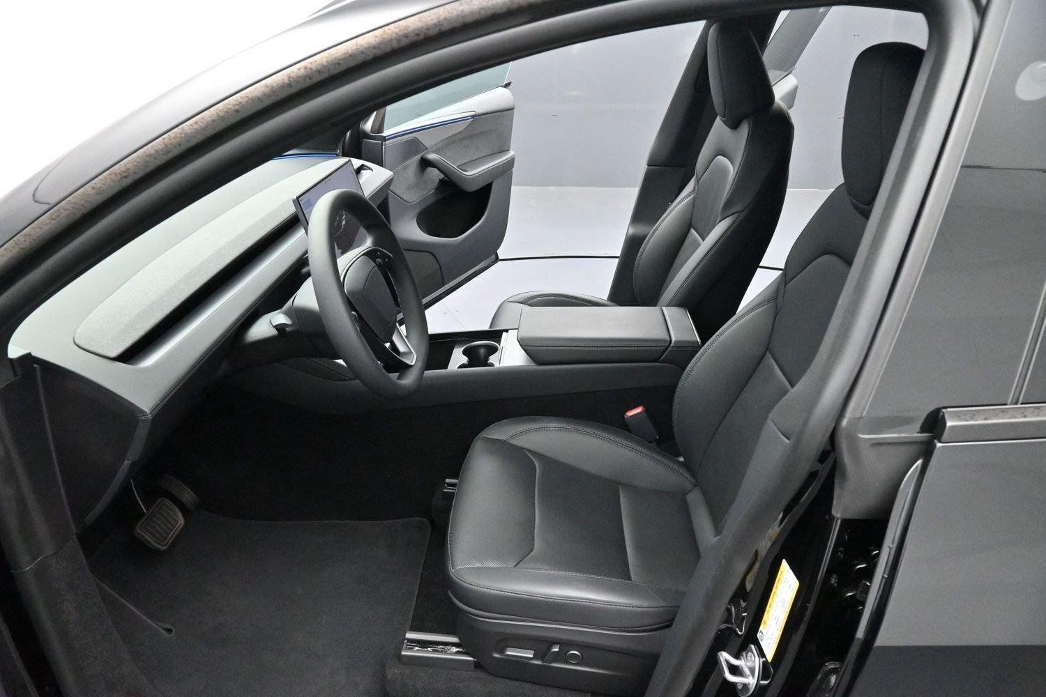 Used 2026 Tesla Model Y 2WD image 12