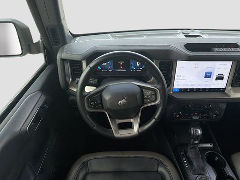 Used 2025 Ford Bronco Outer Banks AWD/4WD image 17