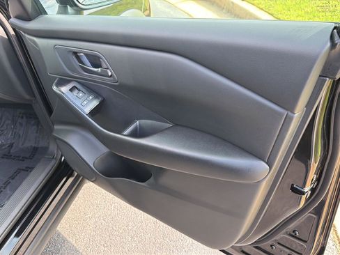 Used 2024 Nissan Rogue S AWD/4WD image 14