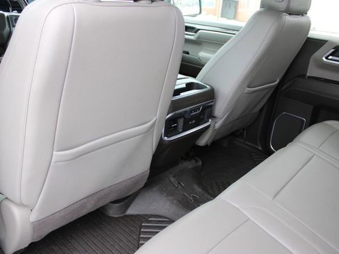 Used 2022 Chevrolet Silverado 1500 LTZ image 46