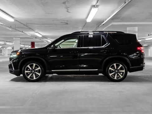 Used 2023 Honda Pilot Elite image 13
