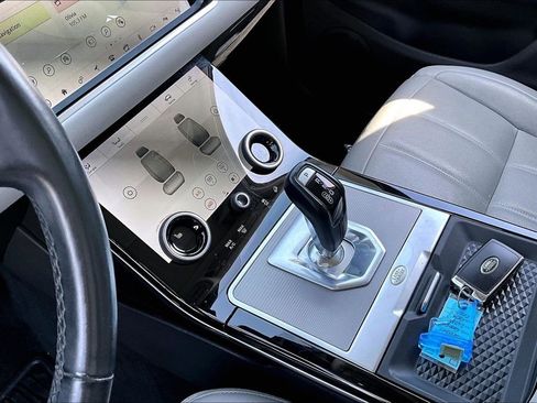 Used 2020 Land Rover Range Rover Evoque SE image 15