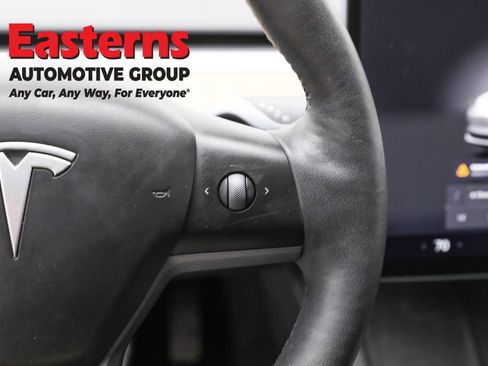 Used 2023 Tesla Model 3 Standard Range image 16