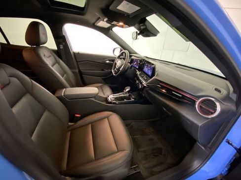 Used 2024 Chevrolet Trax RS w/ Sunroof Package image 38