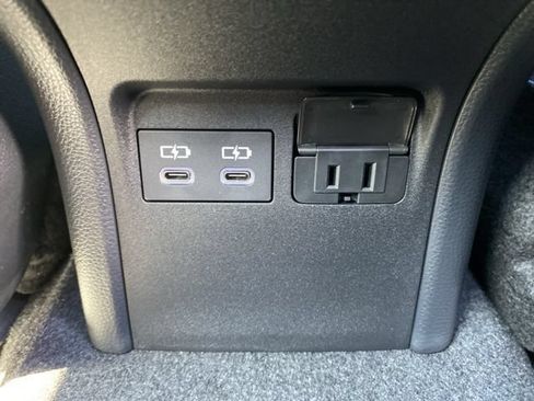 Used 2025 Toyota Prius Plug-In Hybrid FWD image 67