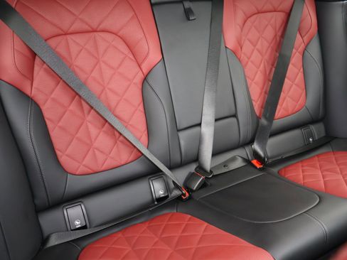 Used 2025 BMW X6 xDrive40i w/ Executive Package image 21