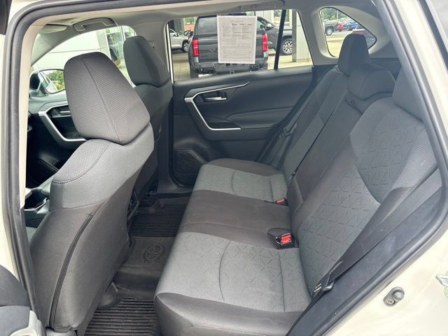 Used 2025 Toyota RAV4 XLE w/ Convenience Package AWD/4WD image 25