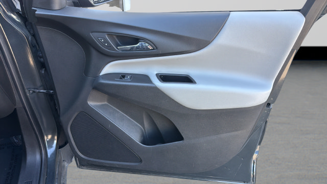 Used 2020 Chevrolet Equinox LS w/ LS Convenience Package FWD image 24