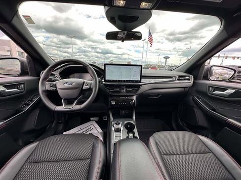 Used 2024 Ford Escape ST-Line w/ Tech Pack #1 AWD/4WD image 14