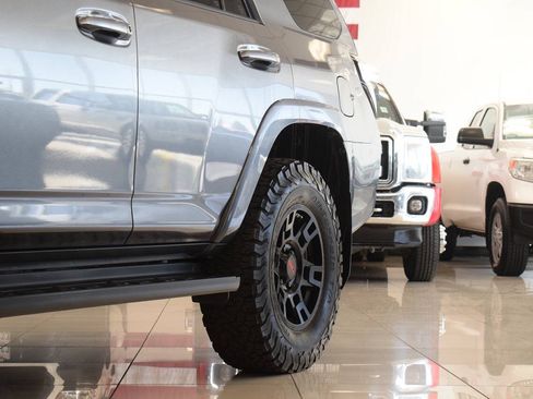Used 2019 Toyota 4Runner SR5 AWD/4WD image 13