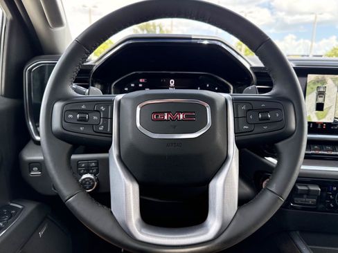 Used 2025 GMC Sierra 1500 SLT w/ SLT Premium Plus Package AWD/4WD image 30