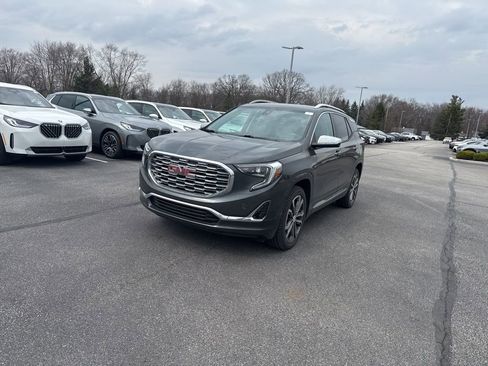 Used 2019 GMC Terrain Denali w/ Driver Alert Package II image 3
