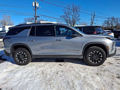 Used 2024 Chevrolet Traverse Z71 w/ Enhanced Driving Package image 9