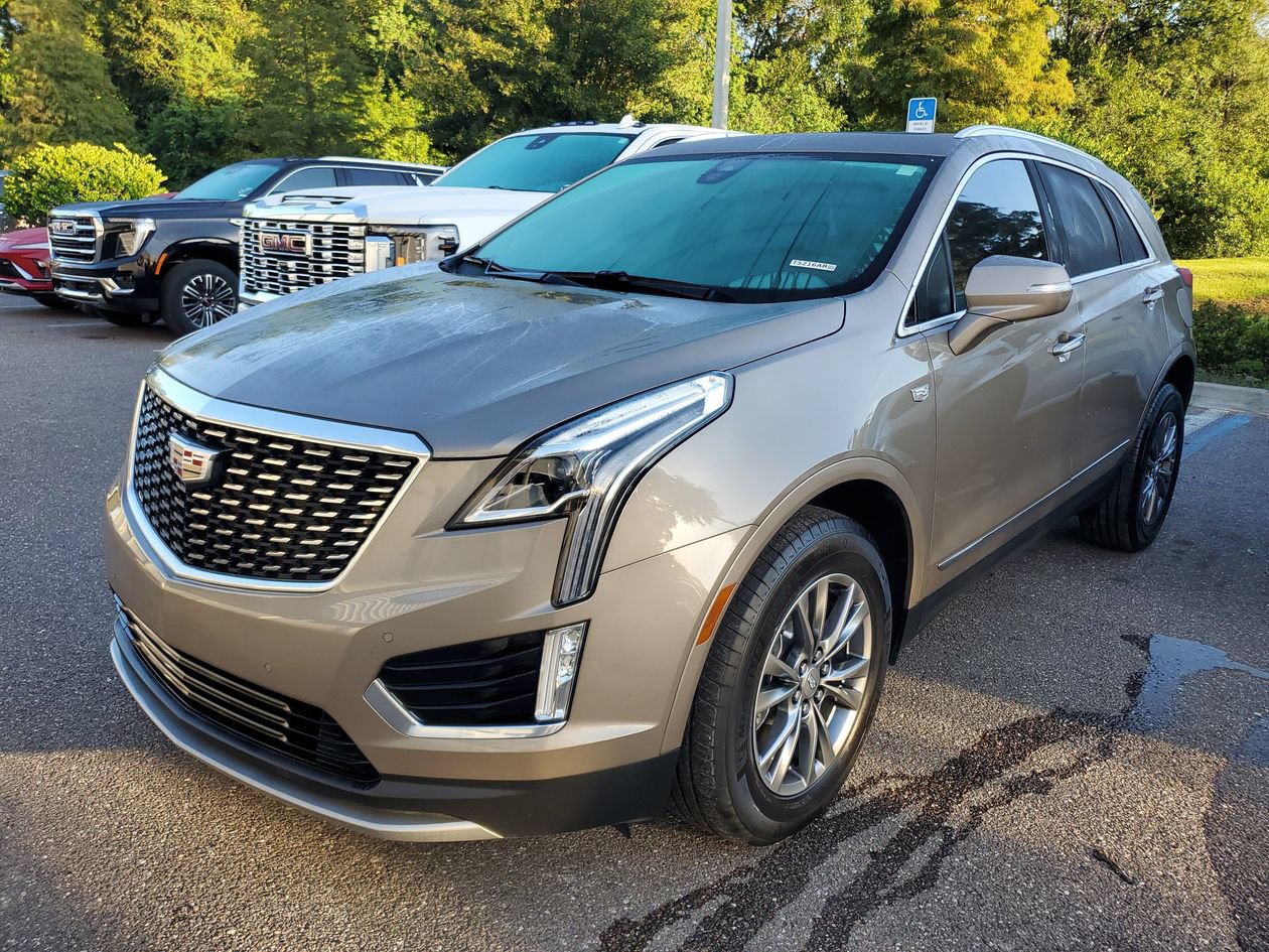 Used 2023 Cadillac XT5 Premium Luxury FWD image 2