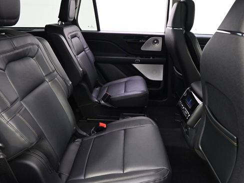 New 2026 Lincoln Aviator Reserve AWD/4WD image 18