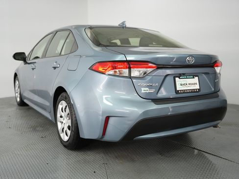 Used 2020 Toyota Corolla LE image 7