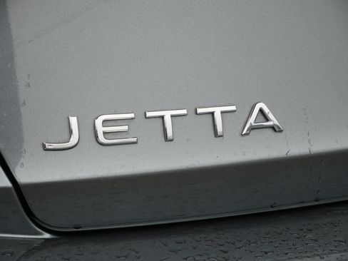 Used 2022 Volkswagen Jetta Sport image 12