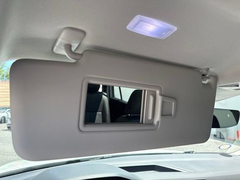 Certified 2022 Volkswagen Tiguan SE w/ Panoramic Sunroof Package FWD image 31