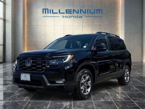 Used 2023 Honda Passport TrailSport image 1