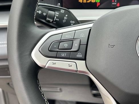 New 2026 Volkswagen Tiguan SE FWD image 15
