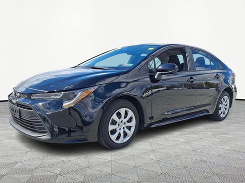 Used 2024 Toyota Corolla LE image 3
