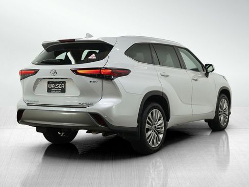 Used 2025 Toyota Highlander Platinum AWD/4WD image 5