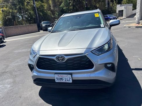 Used 2022 Toyota Highlander XLE FWD image 10