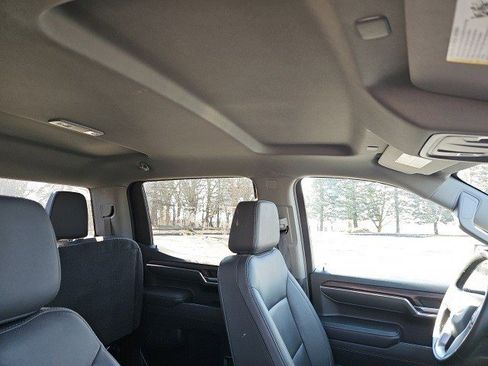 Used 2025 GMC Sierra 1500 SLT image 13